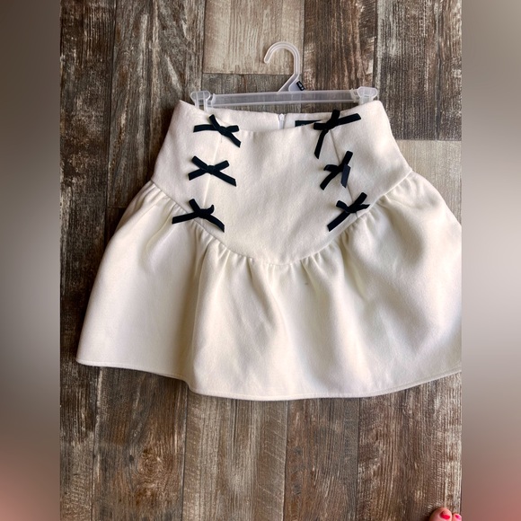 Y2K BRATZ style Winter Cloud Season Paris white cream black bow puffy mini skirt - Picture 2 of 10